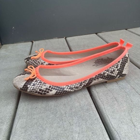 AMERICAN EAGLE OUTFITTERS Snakeskin Flats Shoes Orange Trim Bow Size 7 Comfort - Picture 4 of 8
